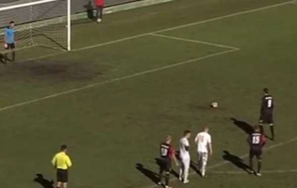 How Could Referee Disallow This Goal???