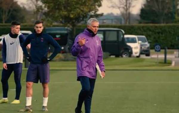 WATCH: Mourinho's First Training Session At Tottenham