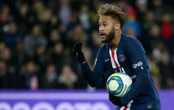 Emmanuel Petit Slams ‘Selfish’ Neymar