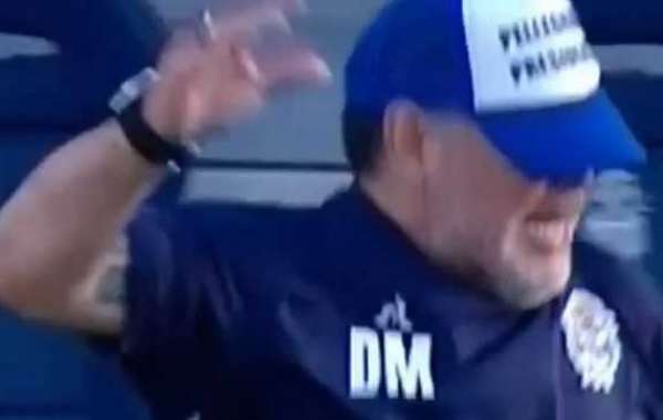Maradona Falls Down After Frustrated Reaction