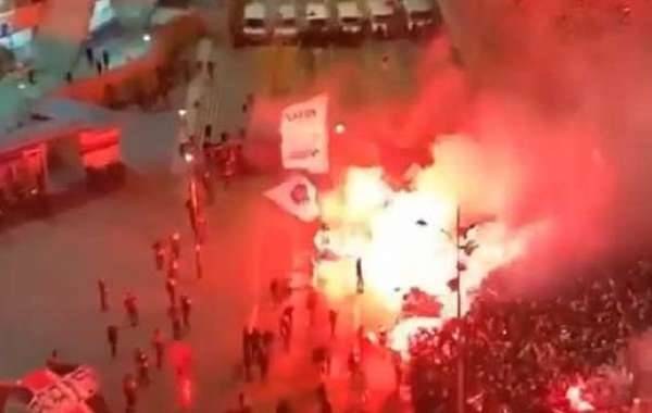 WATCH: PSG Fans Behind Parc de Princess