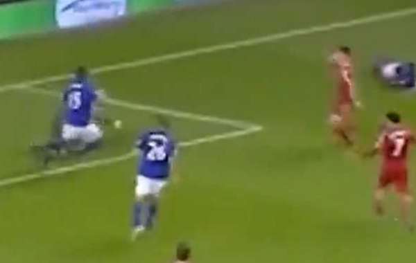 Gerrard Scores Hat-Trick Against Everton
