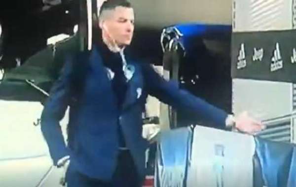 VIDEO: Ronaldo Amusingly Welcomes Imaginary Fans