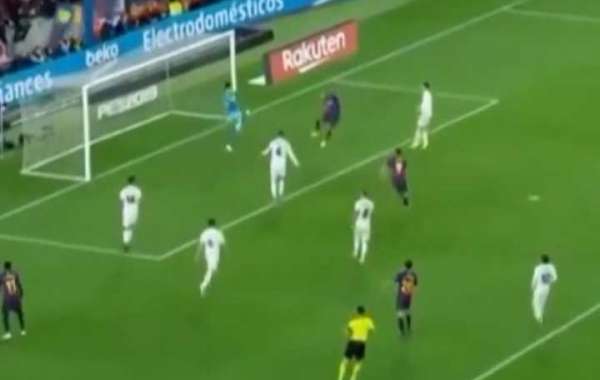 Vidal's First Classico Goal