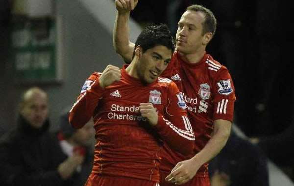 Charlie Adam Labels Suarez As One Of The Best Strikers In The World