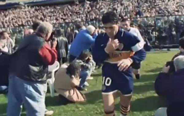 Boca Juniors Pay Tribute To Maradona