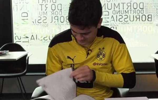 Reyna Signs New Dortmund Contract