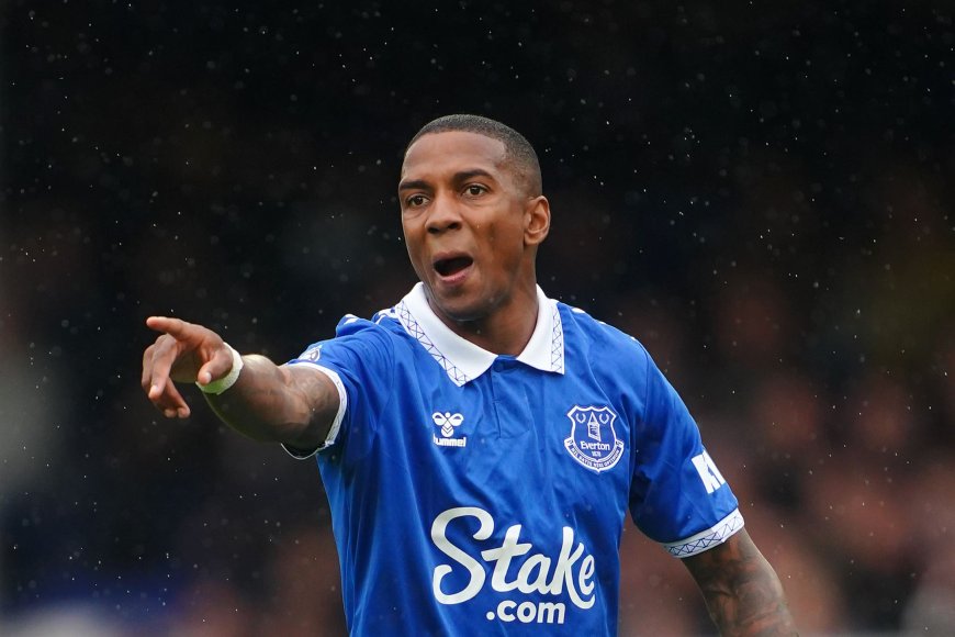 Ashley Young Signs One-Year Contract Extension At Everton